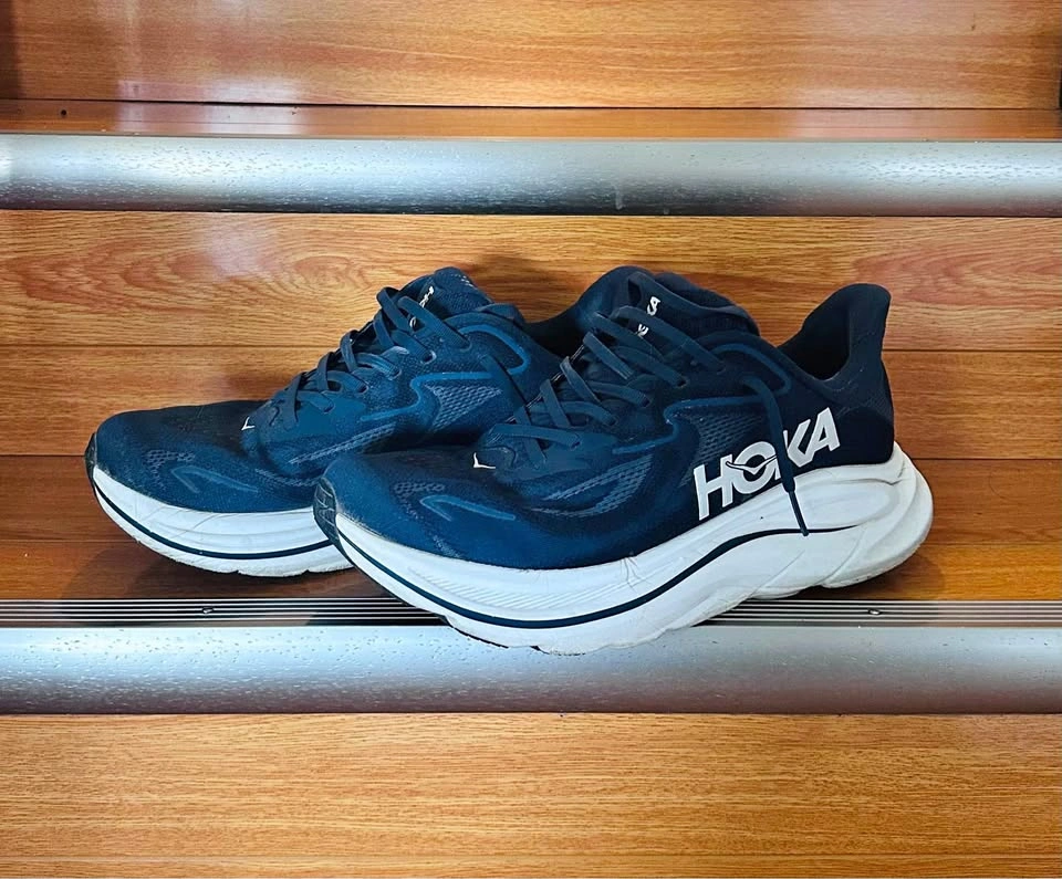 Hoka Clifton 10