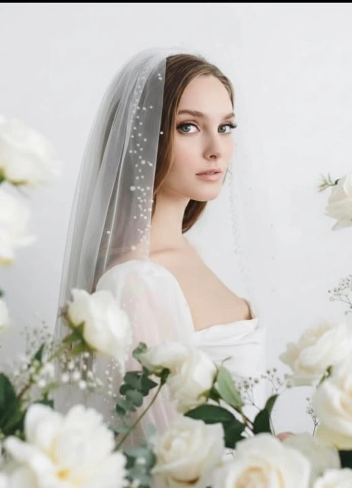Fingertip soft white Pearl veil - photo 5
