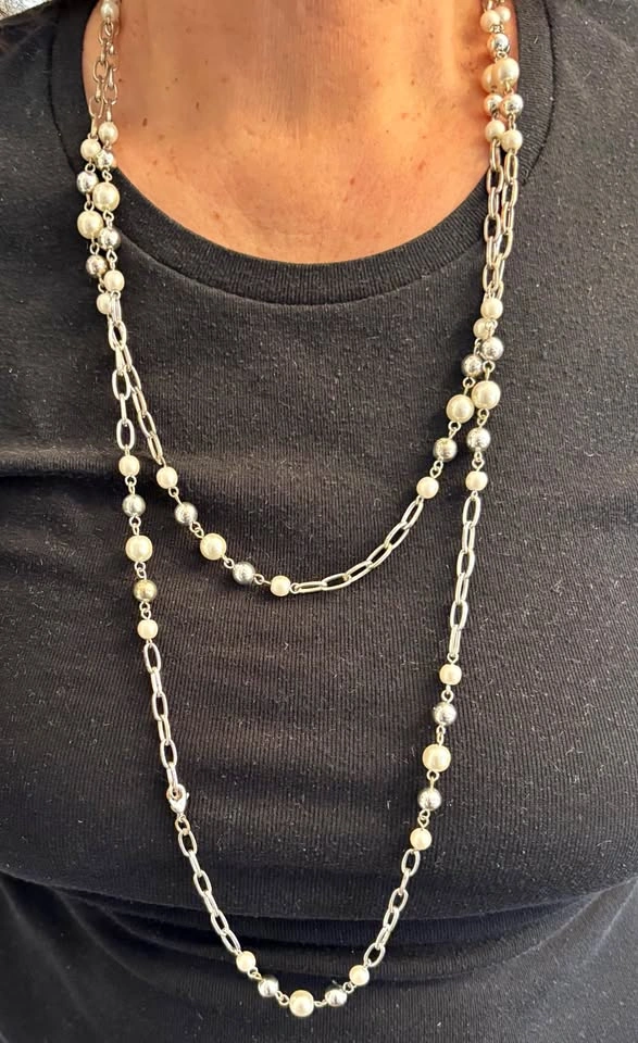 Pearl and silver chain necklace