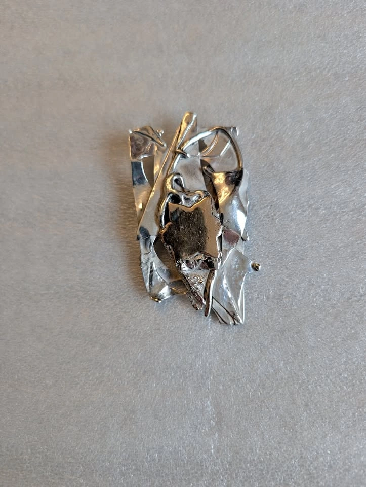 Vintage Sterling Silver Broach with Gold Centre