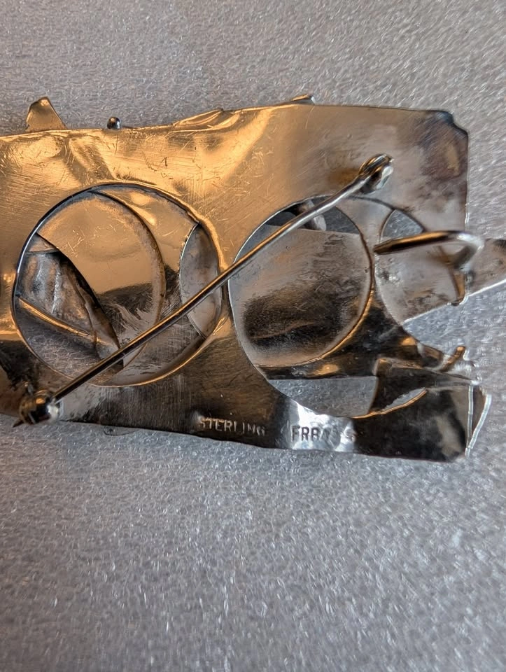 Vintage Sterling Silver Broach with Gold Centre - photo 2