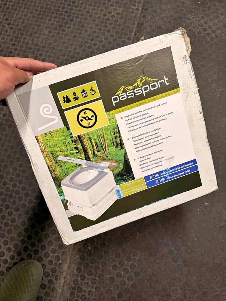 Passport 12L Portable Potty
