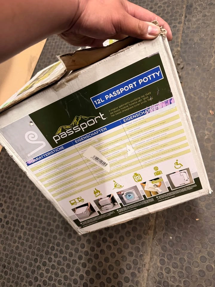 Passport 12L Portable Potty - photo 2