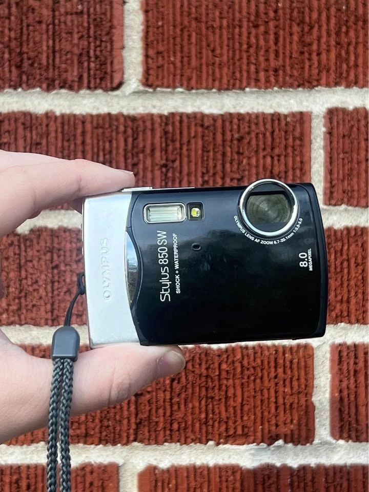 Olympus Stylus 850 SW Digital Camera in Box - photo 2