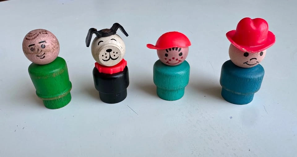 Vintage 1960s Fisher Price Little People Lot (4)