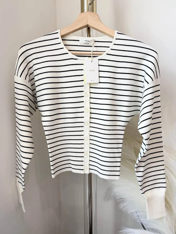 Aritzia Golightly Cardigan Size XS NWT
