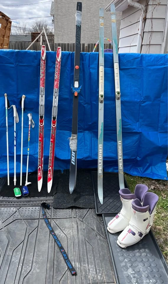 Youth & Adult Cross Country Ski Bundle + Vintage Boots - photo 3
