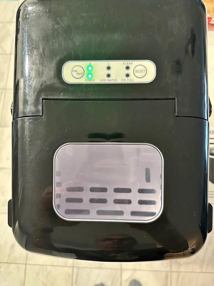Igloo Portable Countertop Ice Maker with Carry Handle