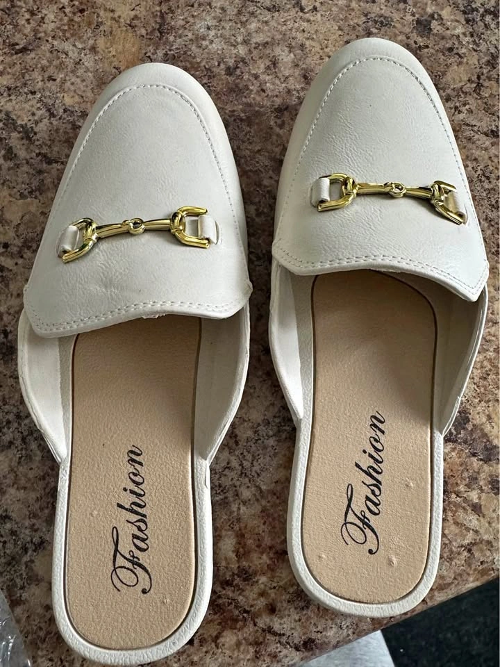Summer Slippers - Size 7