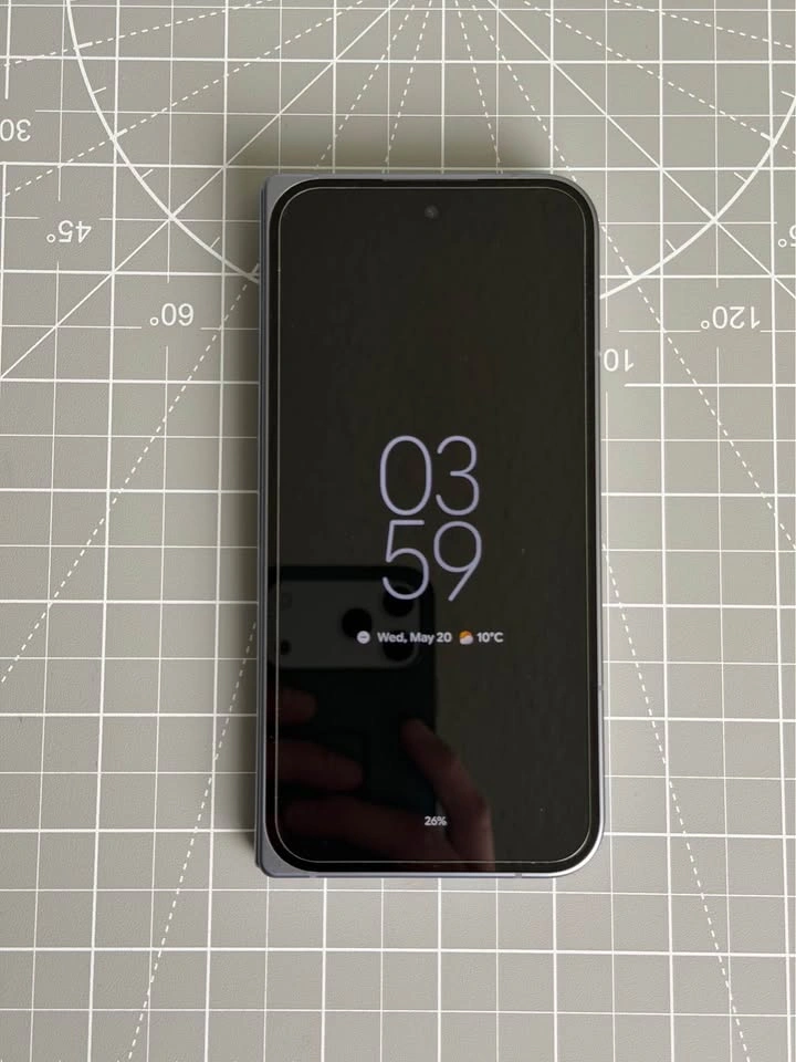 Google Pixel 10 Pro Fold Mint Condition - photo 2