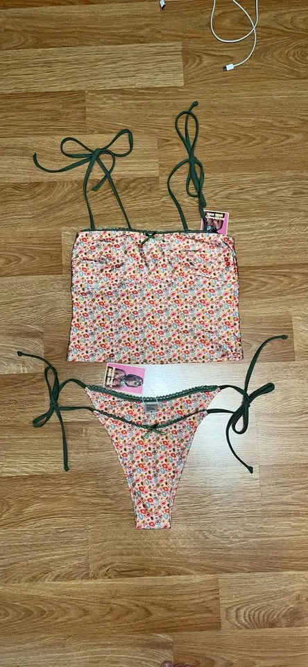 Strawberry Milk Mob Orchard Top and Bottom thumbnail