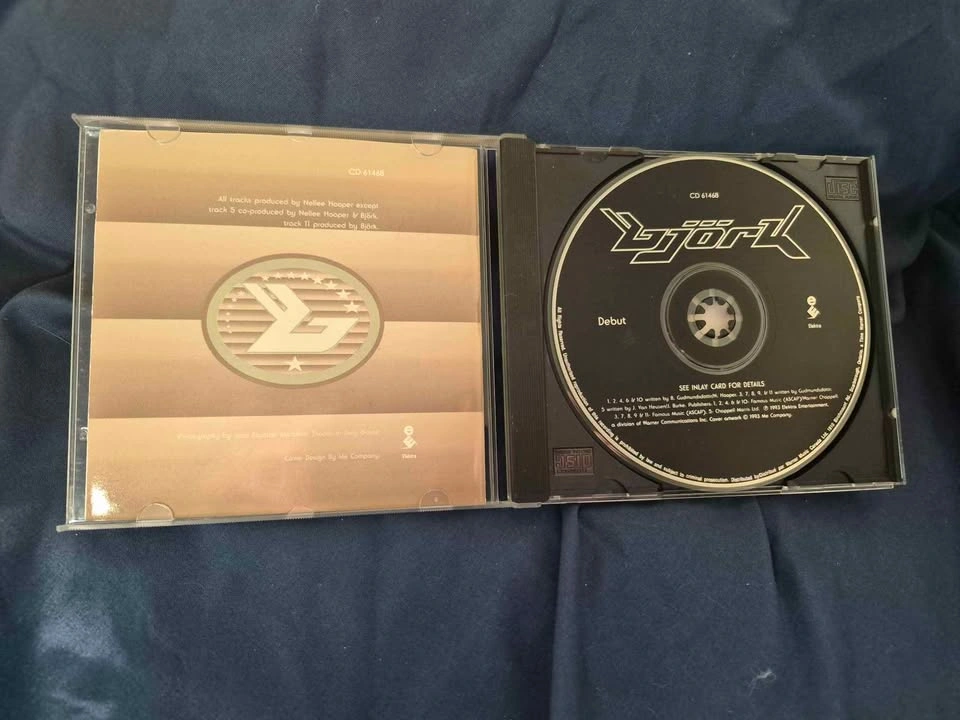 Bjork Debut CD - photo 2