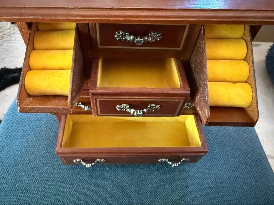 Vintage 80’s wooden jewellery box - photo 4