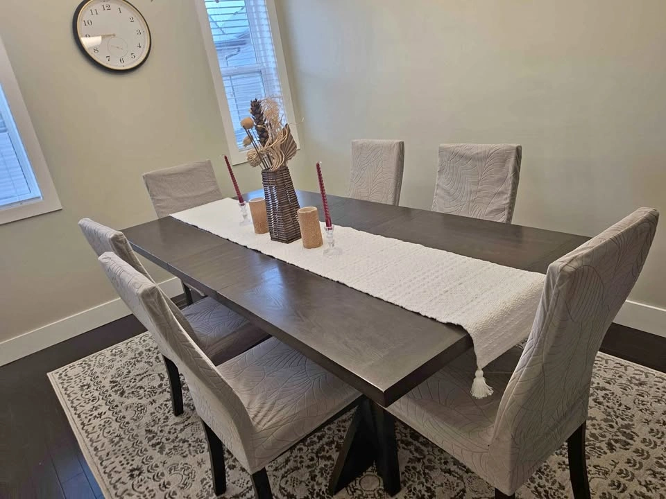 Lathan 7-piece Dining Set - Table & 6 Chairs