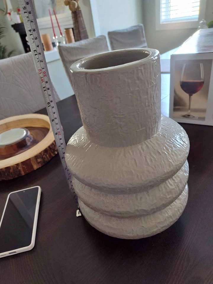 Vase gray