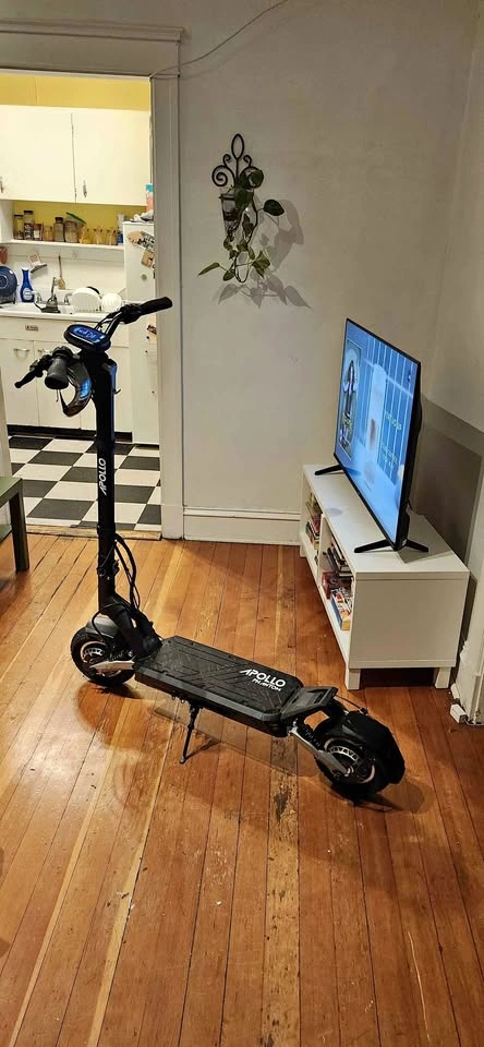 Apollo Phantom V3 Electric Scooter