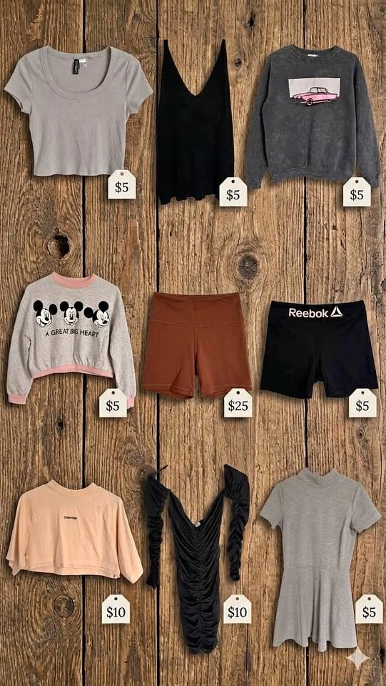 MOVING SALE CLOTHES MEDIUM / LARGE WOMEN
