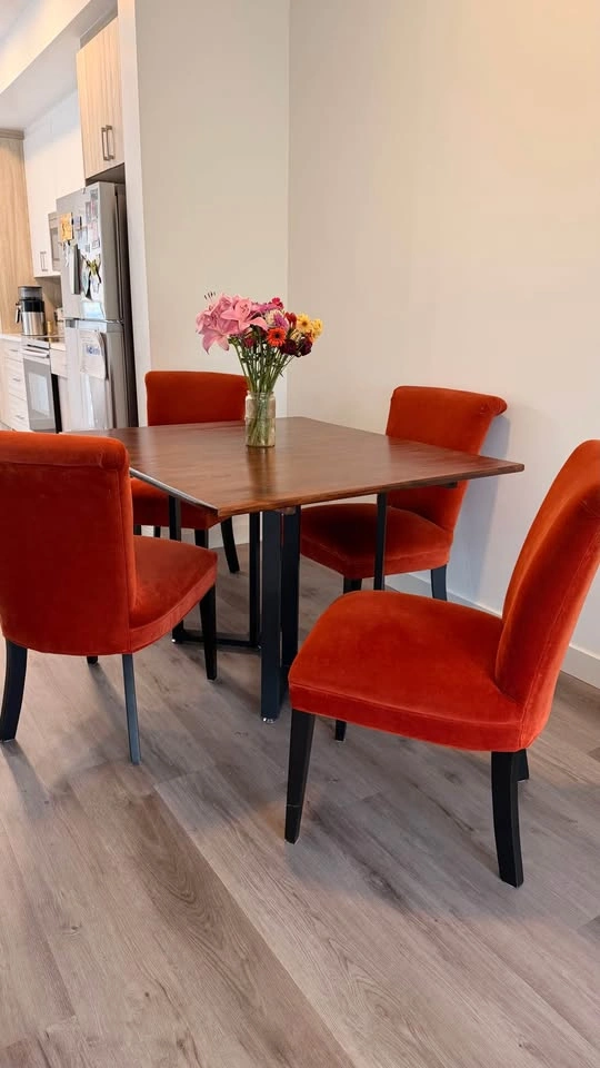Crate and Barrel Chairs set of 4 & Table - photo 4