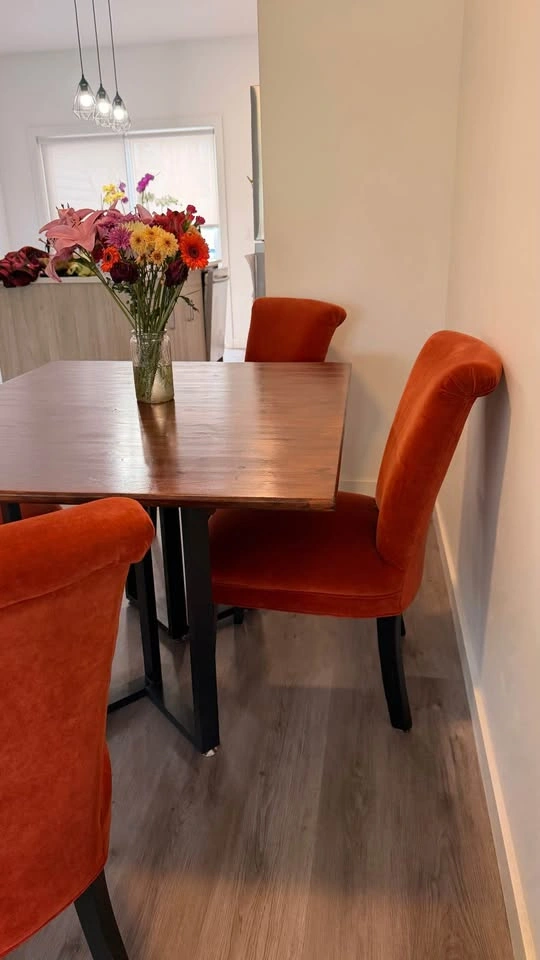 Crate and Barrel Chairs set of 4 & Table - photo 5