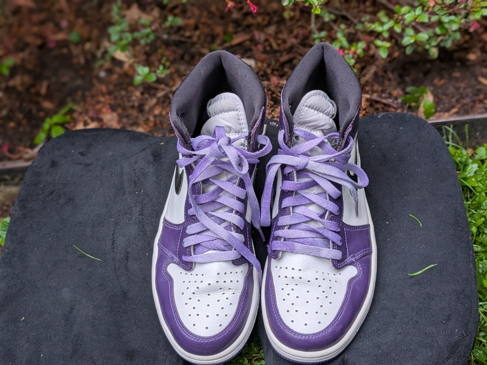 Size 10.5 - Air Jordan 1 SE Mid Varsity Purple - photo 5