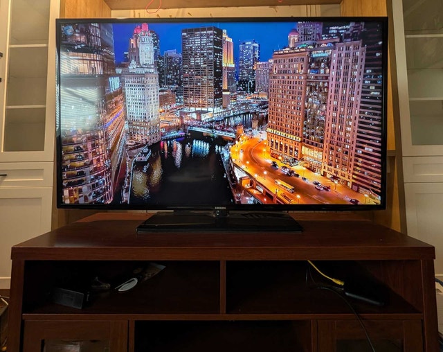 2015 Samsung 55" LED Smart TV - Good Condition