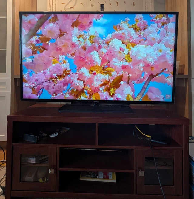 2015 Samsung 55" LED Smart TV - Good Condition - photo 2