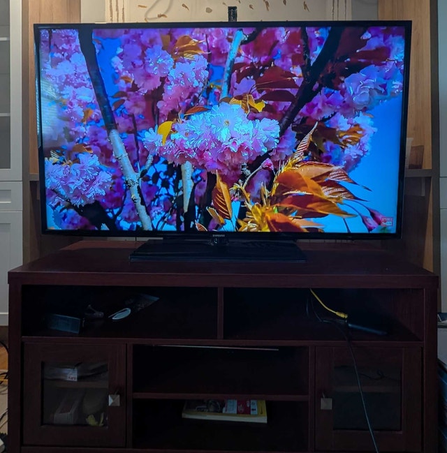 2015 Samsung 55" LED Smart TV - Good Condition - photo 3