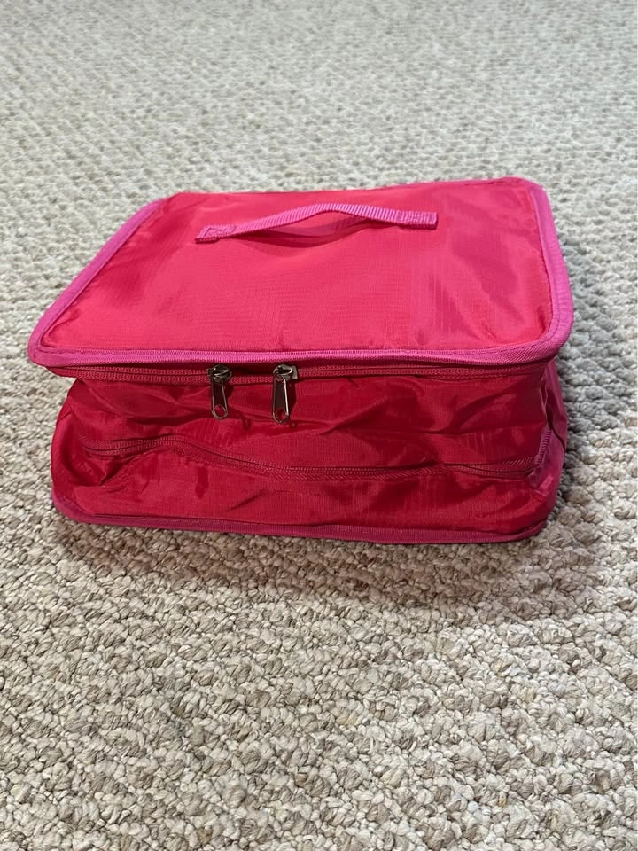 NEW Foldable Hanging Travel Organizer Bag - photo 3