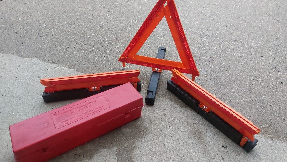 Warning Triangle Flare Kit 1005 For Trucks