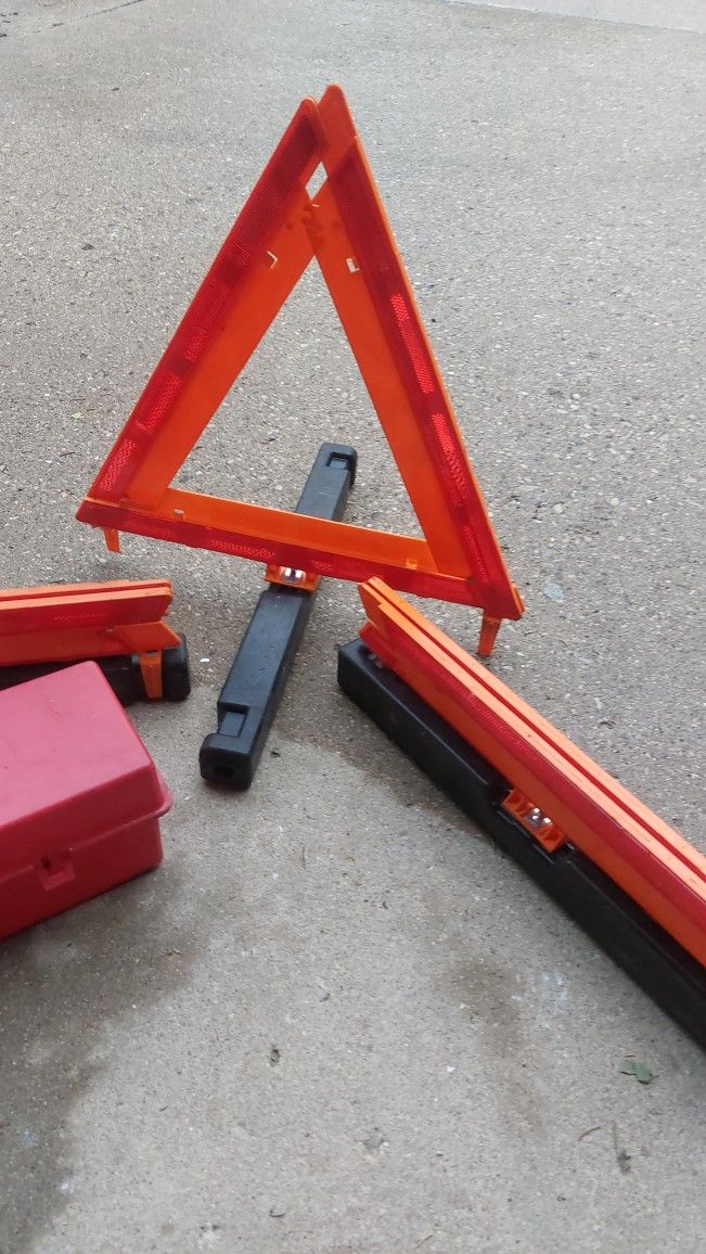 Warning Triangle Flare Kit 1005 For Trucks - photo 2