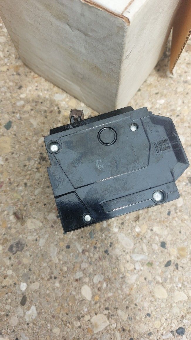 GE THQAL32060 60A 3pole 240v Breaker - photo 3