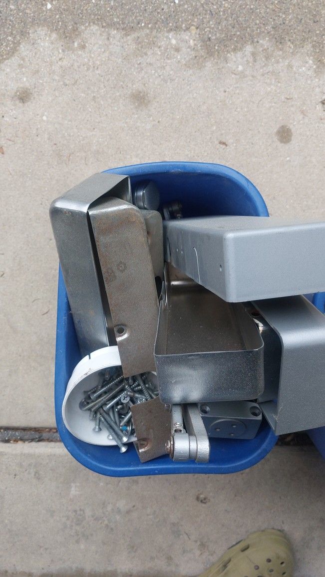 Hinges, Handles, Closures - photo 2