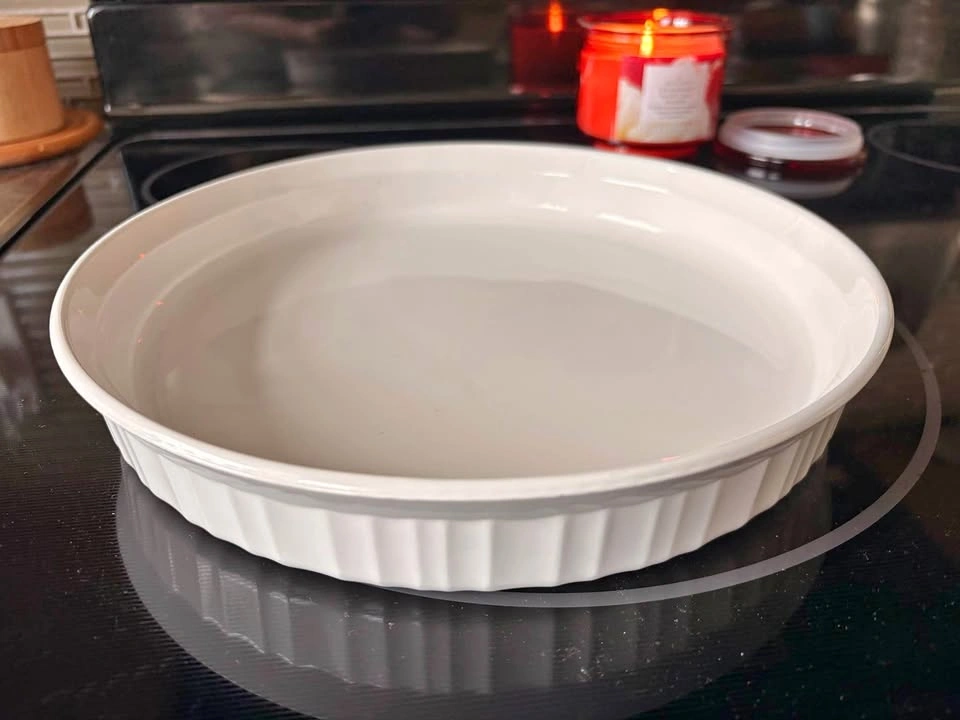 Vintage Corning White Round Fluted Baking Dish