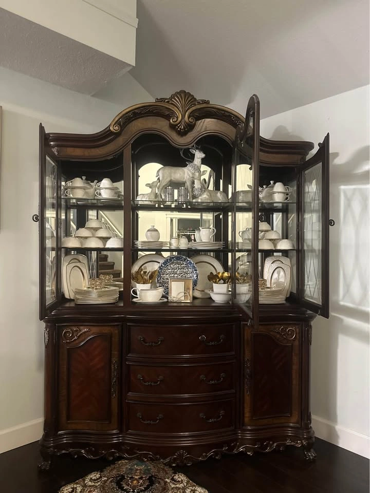 Solid Wood Display Cabinet / Hutch – Glass Doors – Dark Finish - photo 3