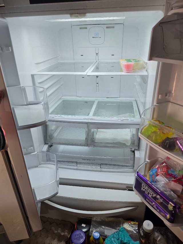 fridge - moving sale - photo 3
