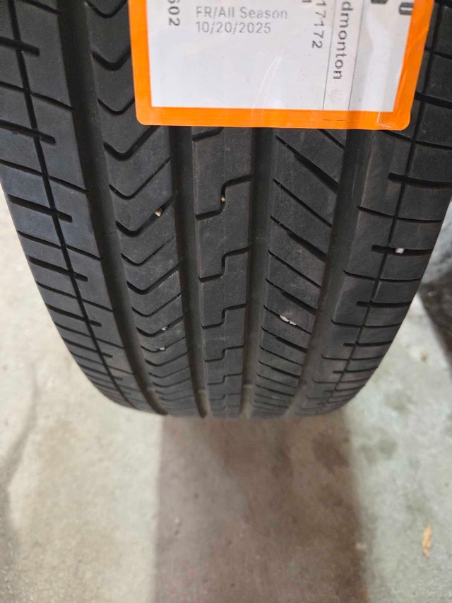 Yokohama Geolandar X-CV Tire - 245/70R17 110T - Like New - photo 4