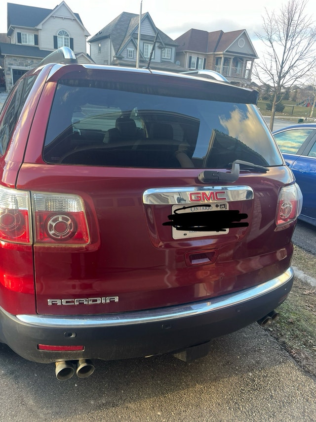 $1800 OBO - 2008 GMC ACADIA - photo 4