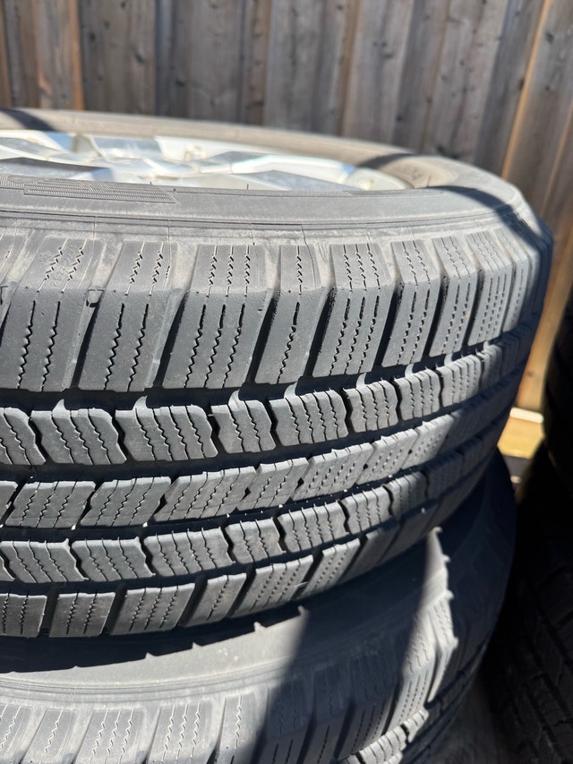 255/60/R19 Michelin All Season Tires w/ GMC Rims - photo 4