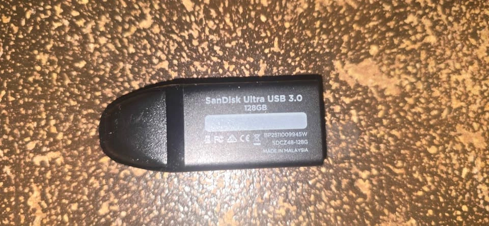 SanDisk 128GB Ultra USB 3.0 Flash Drive - photo 3