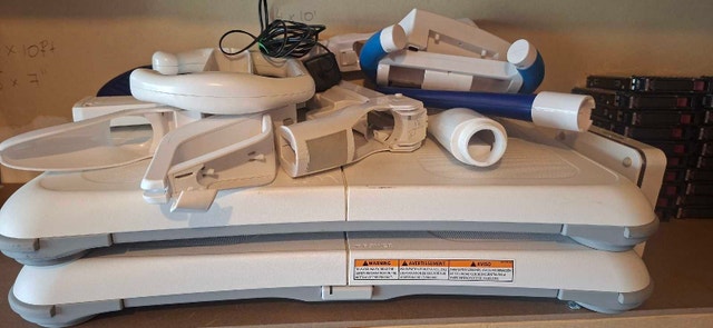 Nintendo Wii & Accessories - photo 3
