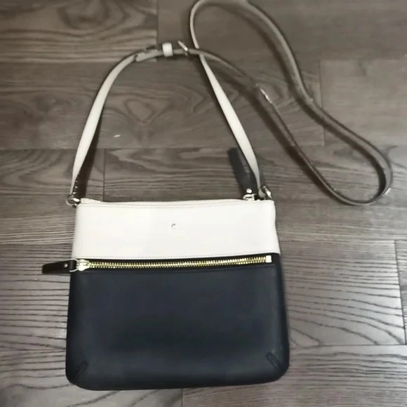 Like new $195 Kate Spade Saffiano Crossboy Bag black ivory MINT - photo 2