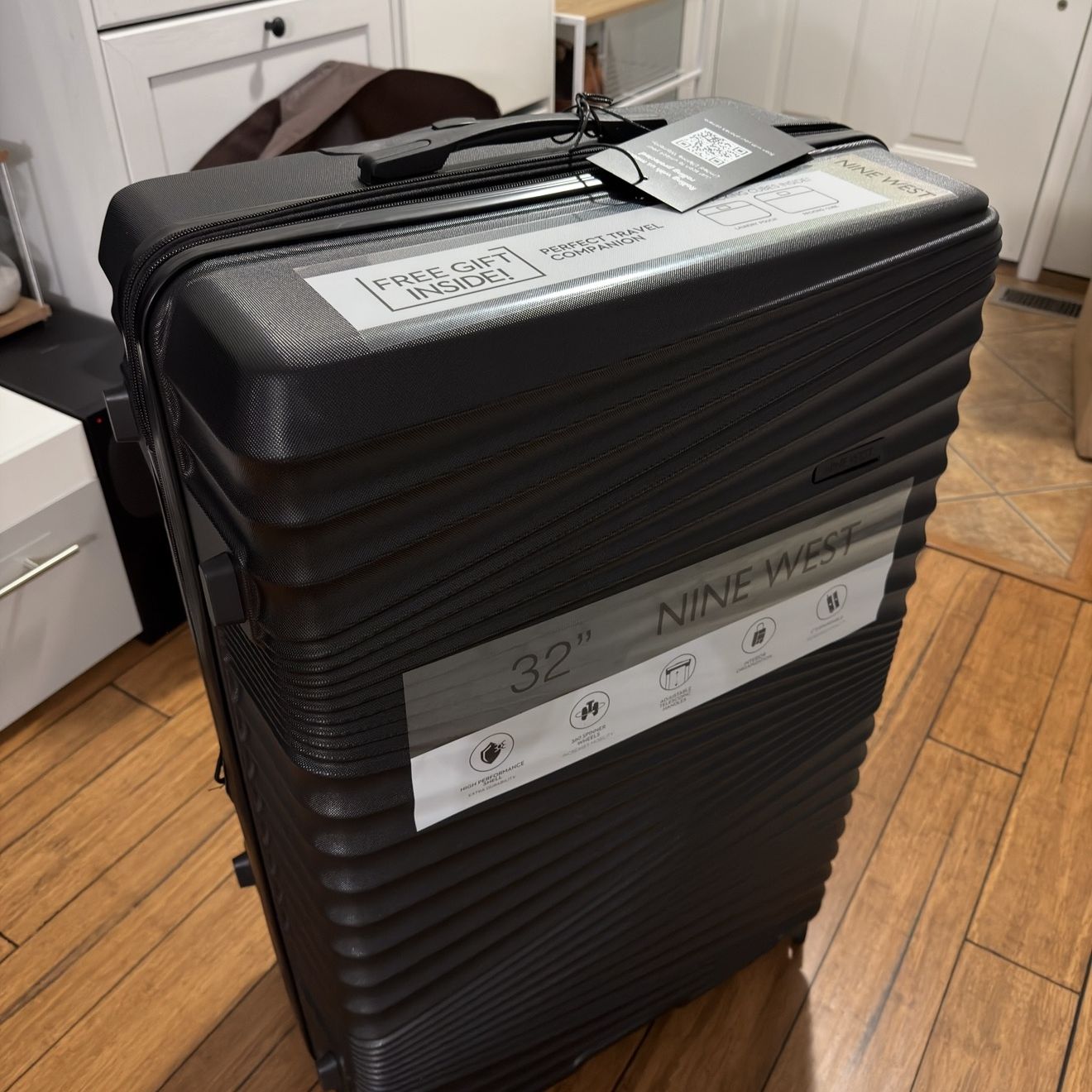 Nine West 32" Hardside Travel Suitcase
