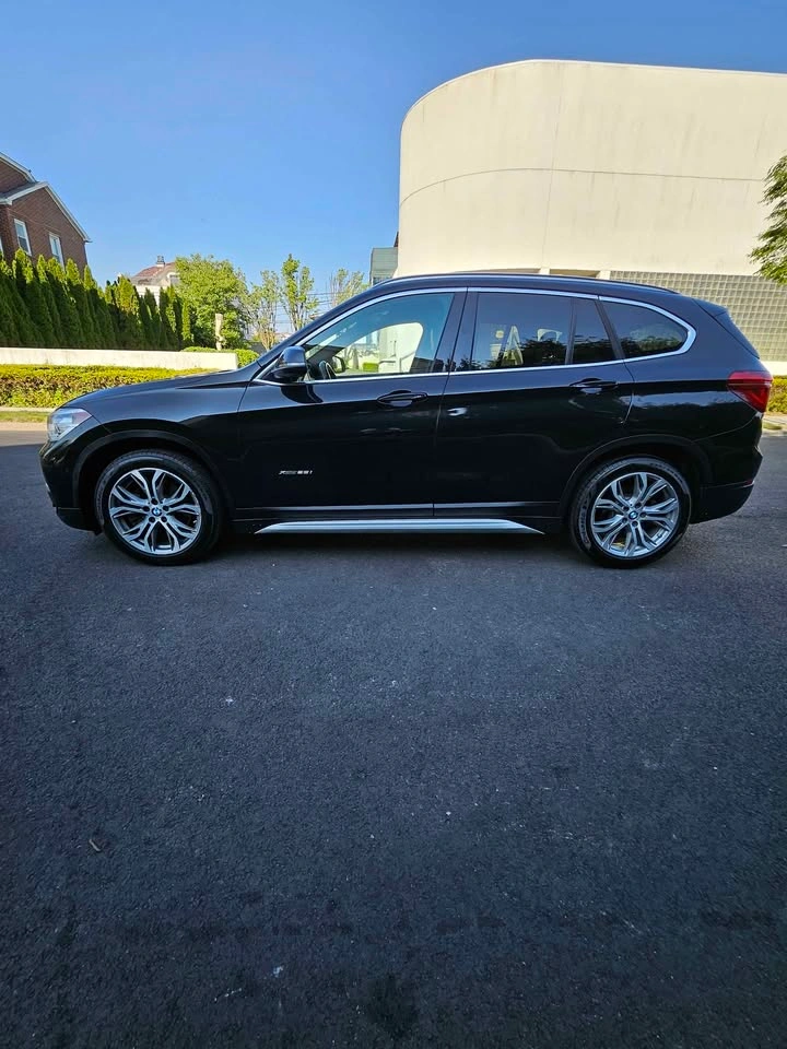 2017 BMW X1 xDrive28i Sport Utility 4D - photo 2