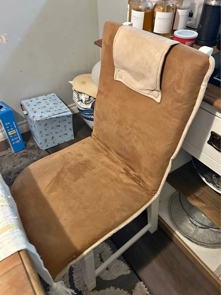 Adjustable padded chair/floor cushion