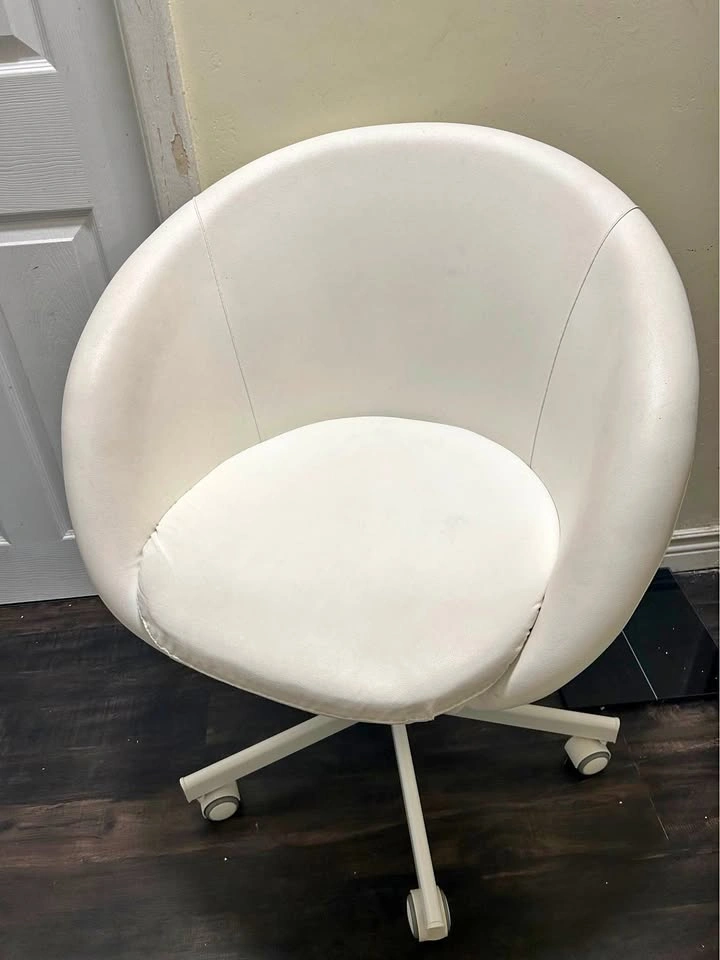 IKEA SKRUVSTA swivel chair