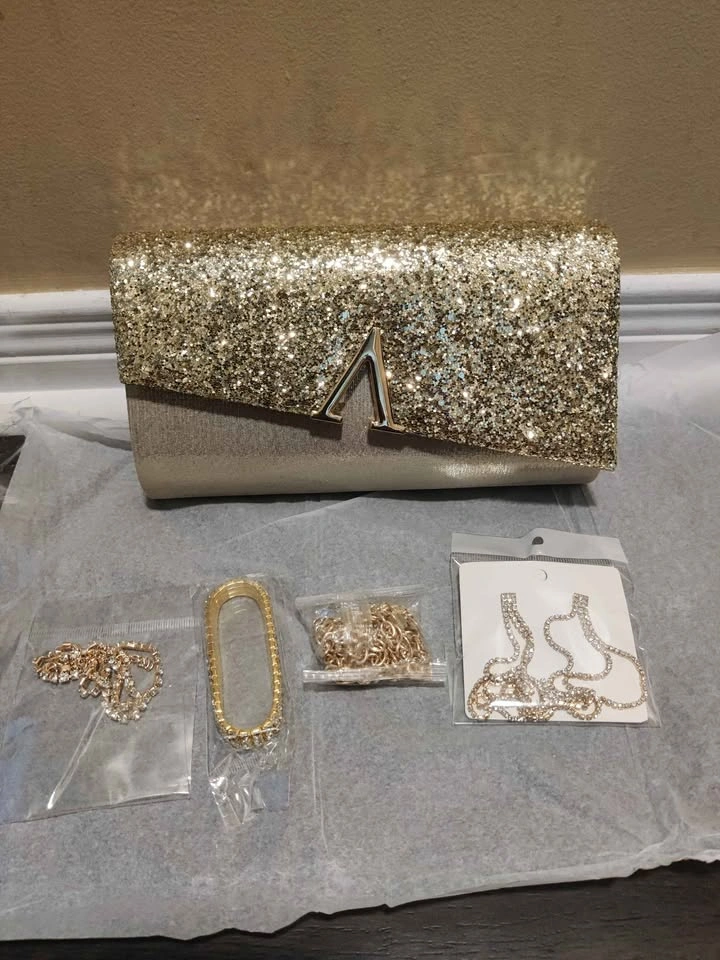 Brand new beautiful gold glitter evening party bag with jewelry - photo 4