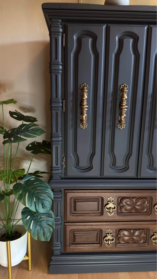 Refinished Moody Armoire Cabinet Dresser - photo 4