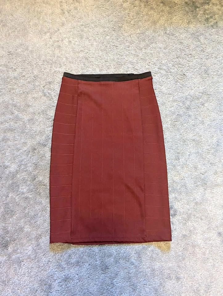 Zara Burgundy Pencil Skirt, S