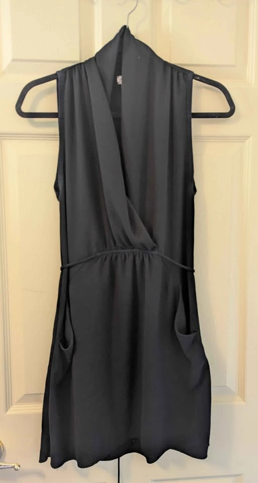 Aritzia Wilfred Wrap Dress with Pockets, XS - photo 2