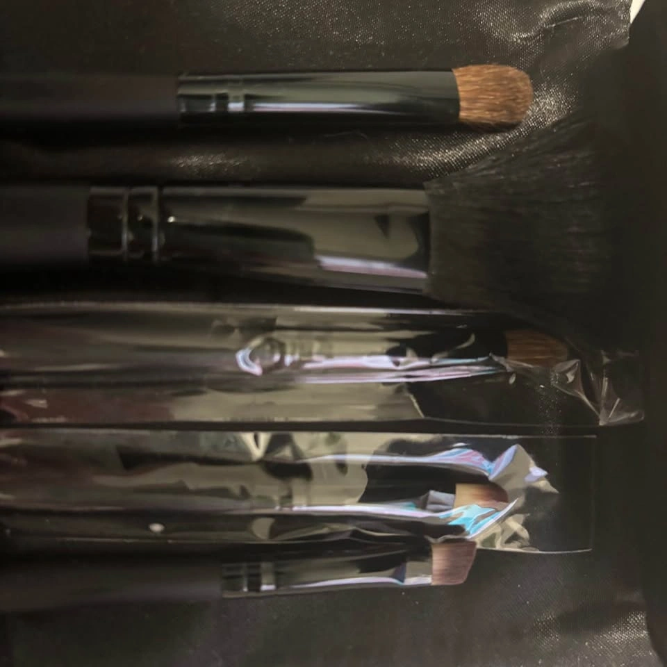 L.A. Girl 5 Piece Essential Brush Set - photo 3